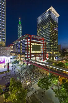 Taiwan, Taipei, Xinyi downtown district, the prime shopping and financial district