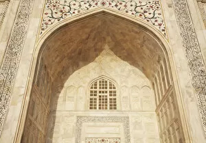 Images Dated 14th June 2011: Taj Mahal, Agra, Uttar Pradesh, India