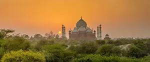 Images Dated 29th November 2016: Taj Mahal at Sunset, Agra, Uttar Pradesh, India