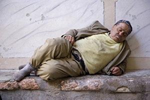 Images Dated 23rd May 2007: Taking a rest in the Old City