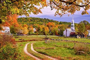 Autumn Leaf Prints: Tamworth Congregational Church in autumn, Tamworth, New Hampshire, USA