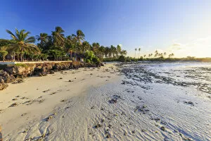 Images Dated 26th October 2017: Tanzania. Zanzibar, Jambiani Beach