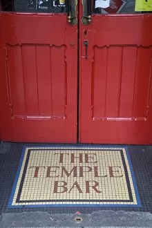 Images Dated 1st October 2008: Temple Bar Pub Sign
