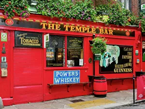 Images Dated 31st March 2023: The Temple Bar Pub, Temple Bar, Dublin, Ireland