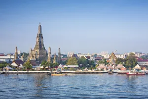Images Dated 12th February 2014: Temple of Dawn (Wat Arun) and Bangkok, Thailand