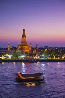 Images Dated 12th February 2014: Temple of Dawn (Wat Arun) and Bangkok, Thailand
