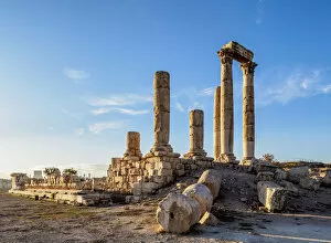 Images Dated 27th November 2018: Temple of Hercules Ruins, Amman Citadel, Amman Governorate, Jordan