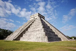 Images Dated 16th February 2023: Temple of Kukulkan, El Castillo, Chichen Itza, Yucatan, Mexico