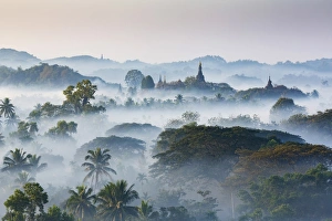 Images Dated 2nd February 2017: Temple in the mist at dawn, Mrauk U, Burma, Myanmar