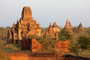 Pagodas Prints: Temples and pagodas, Bagan (UNESCO World Heritage Site)
