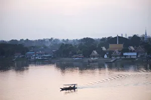 Thailand, Ayutthaya, Ayutthaya Historical Park, Chao Phraya River at Sunset