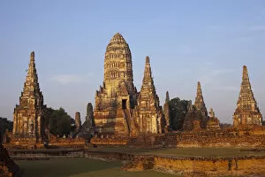 Images Dated 7th January 2010: Thailand, Ayutthaya, Ayutthaya Historical Park, Wat Chai Wattanaram