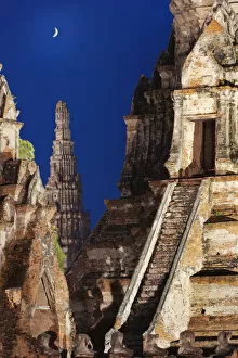 Images Dated 24th January 2012: Thailand, Ayutthaya, Wat Chai Watthanaram at dusk