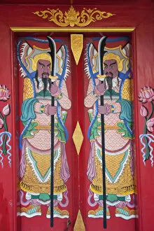 Images Dated 18th February 2011: Thailand, Bangkok, Chinatown, Wat Pratumkhongkha, Chinese Temple Doorway Guardians