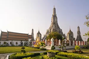 Bangkok Gallery: Thailand, Bangkok. Temple of dawn (Wat Arun) temple at sunrise