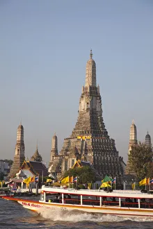 Thailand, Bangkok, Wat Arun and Chao Praya River