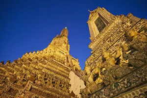 Images Dated 18th February 2011: Thailand, Bangkok, Wat Arun, Temple of Dawn