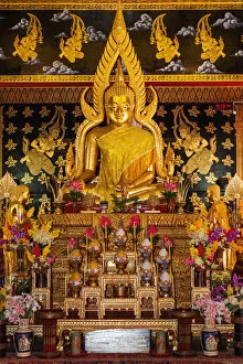 Images Dated 14th April 2014: Thailand, Chiang Mai, Wat Phan-on, Buddha Statue in the Main Prayer Hall