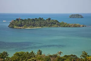 Thailand, Trat Province, Koh Chang, Coastal View of Koh Man Nok and Koh Pli Islands