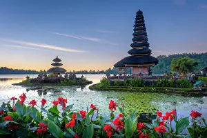 Temples Prints: Thatched Meru (pagoda) at Ulun Danu Beratan Temple