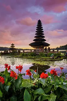 Temples Prints: Thatched Meru (pagoda) at Ulun Danu Beratan Temple