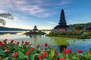 Temples Prints: Thatched Meru (pagoda) at Ulun Danu Beratan Temple