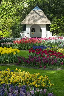 Dutch Collection: Thatched Summerhouse, Keukenhof Gardens in Spring, Lisse, Holland, Netherlands