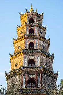 Images Dated 1st April 2016: Thien Mu Pagoda (Chua Thien Mu), Hue, Thua Thien-Hue Province, Vietnam