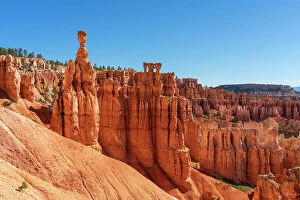 Images Dated 21st September 2023: Thor's Hammer rock formation taken from Navajo Loop Trail, Bryce Canyon National Park, Utah, USA