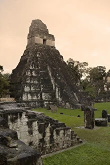 Images Dated 16th April 2008: Tikal Pyramid ruins (UNESCO site), Guatemala