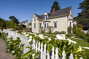 Images Dated 5th May 2017: Timber house, Mendocino, Mendocino County, California, USA