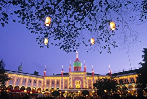 Sc Andinavian Prints: Tivoli Gardens