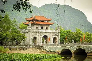 Ancient Capital Prints: Tomb of the First Emperor, Hoa Lu (ancient capital of Vietnam in 10-11th centuries)