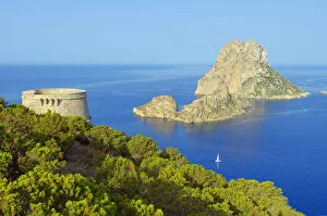 Images Dated 11th July 2013: Torre des Savinar and Es Vedra Islands in background, Ibiza, Balearic Islands, Spain