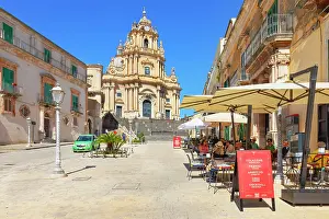 Ragusa Ibla Prints: Tourists sitting in local restaurants in the main square