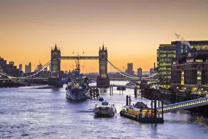 Images Dated 30th May 2018: The Tower bridge during sunrise, London, United Kingdom