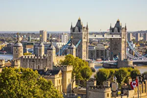 Images Dated 26th September 2018: Tower Bridge & Tower of London, London, England, UK