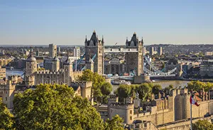 Images Dated 27th September 2018: Tower Bridge & Tower of London, London, England, UK
