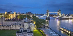 Images Dated 20th May 2021: Tower Bridge, Tower of London and River Thames, London, England, UK
