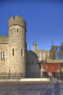 Images Dated 23rd December 2009: Tower of London, London, England