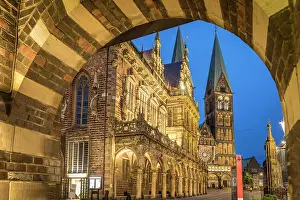 Federal State Prints: Town hall and St. Petri Cathedral on the market square in the evening, Bremen, Germany