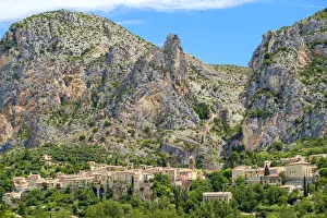 Moustiers Sainte Marie Prints: Town of Moustiers-Sainte-Marie at the entrance of the Gorge du Verdon