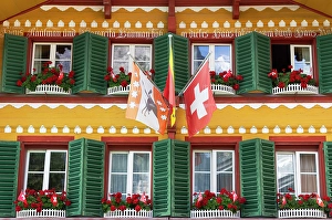 Chalet Prints: Traditional chalet, Grindelwald, Jungfrau Region, Berner Oberland, Switzerland