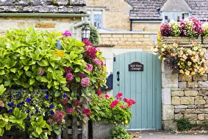 Images Dated 25th September 2017: Traditional Cotswold architecture, Gloucestershire, UK