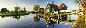 Images Dated 18th April 2018: Traditional Farm Houses, Zaanse Schans, Holland, Netherlands