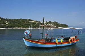 Images Dated 12th April 2012: Traditional fishing boat, Kalami, Korfu, Ionische Inseln, Griechenland
