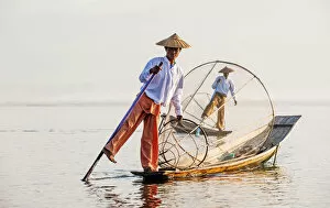 Images Dated 29th April 2013: Traditional Intha fishermen on Inle Lake, Burma / Myanmar