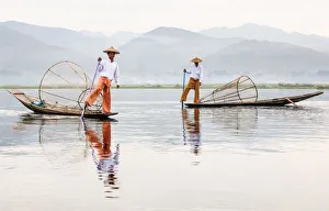 Images Dated 29th April 2013: Traditional Intha fishermen on Inle Lake, Burma / Myanmar