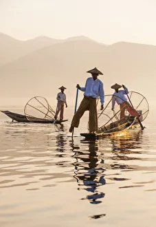 Images Dated 29th April 2013: Traditional Intha fishermen on Inle Lake, Burma / Myanmar