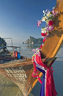 Thailand Gallery: Traditional longtail boat